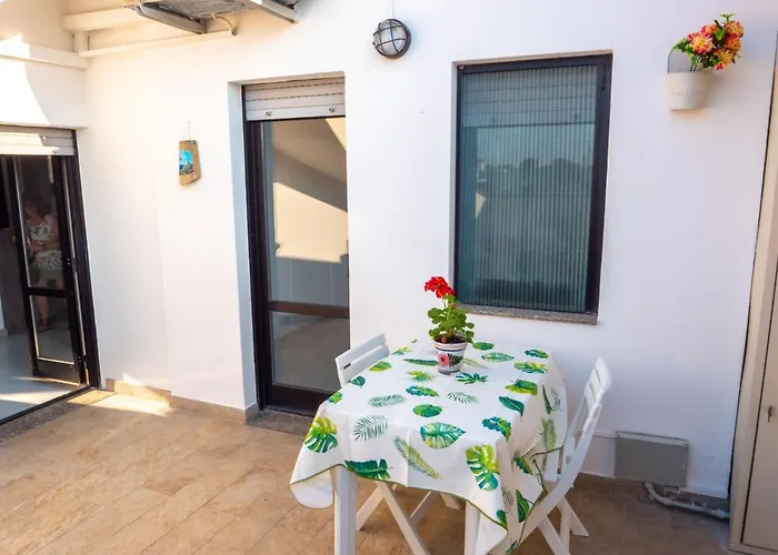 Comfy Penthouse Apartman Milánó